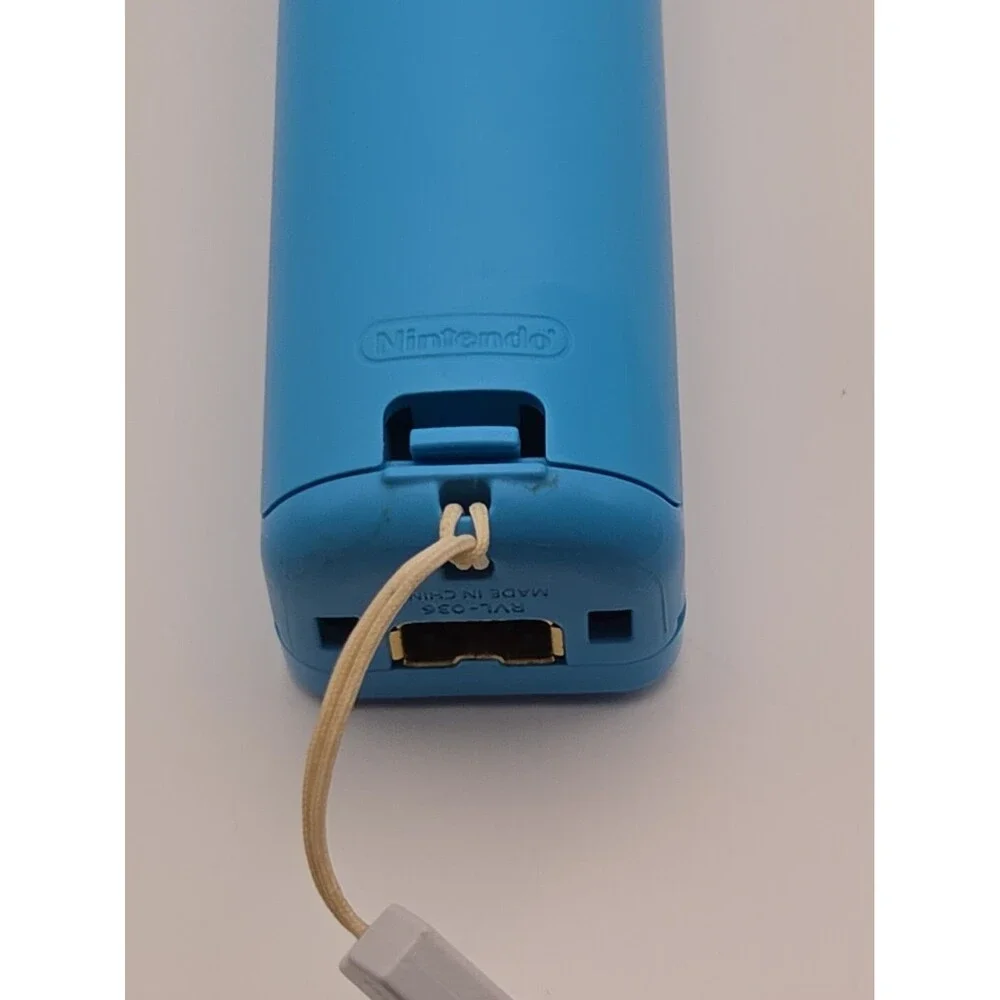 Light Blue Wii Nintendo Motion Plus Controller With Sleeve And Strap Tested